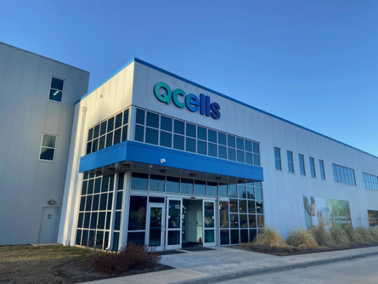 Qcells solar panels and energy storage system for sustainable energy solutions.